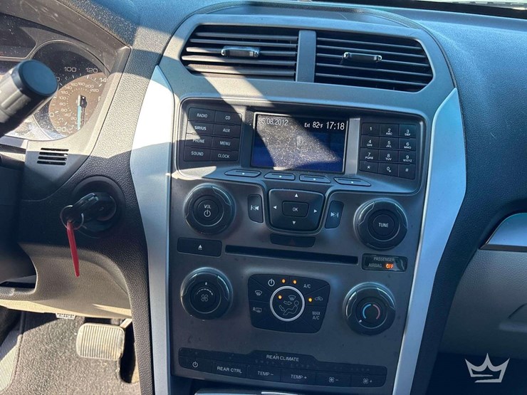 2014-ford-explorer-image-15