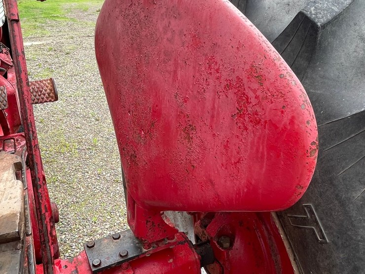 #4905-•-farmall-560-diesel-tractor-image-34