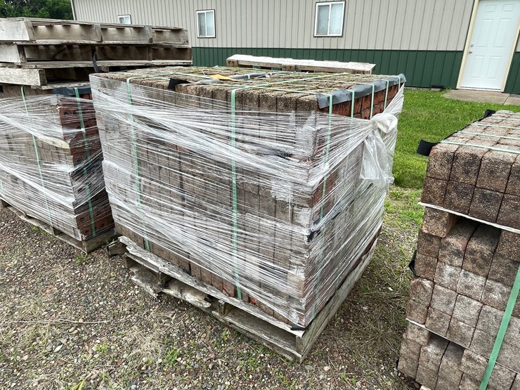#4958-•-pallet-of-bricks-image-1