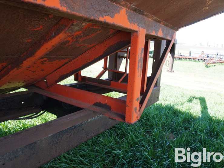 5th-wheel-trailer-w/185-bu-gravity-box-&-drill-fill-image-13