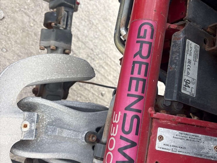 2015-toro-greensmaster-3300-triflex-commercial-greens-mower-image-10