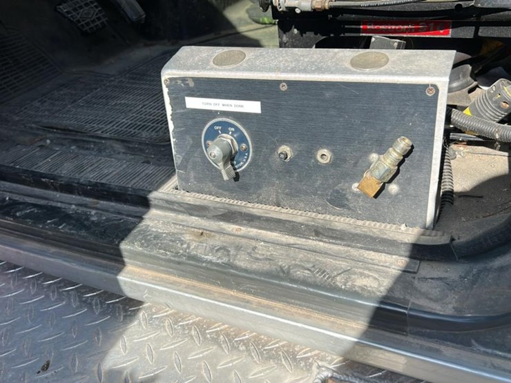 #153-•-1995-international-4700lp-heavy-duty-service-truck-image-20