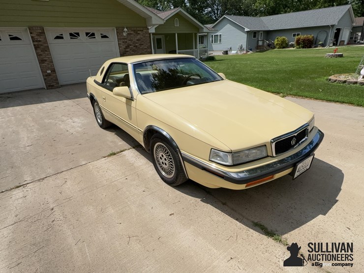 1989-maserati-convertible-coupe-collector-car-image-3