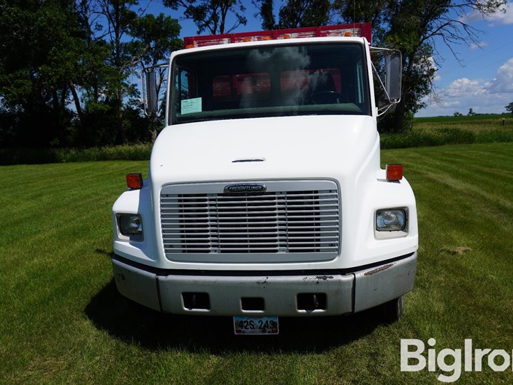 2001-freightliner-fl70-image-2