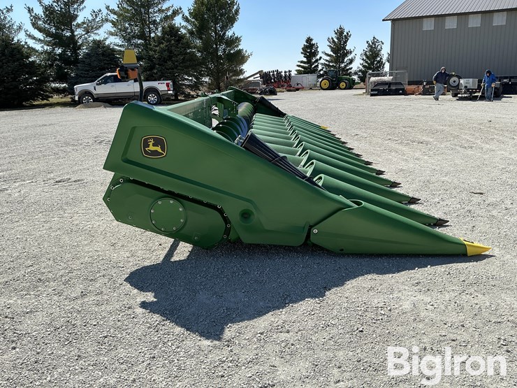 2022-john-deere-c12r-image-4