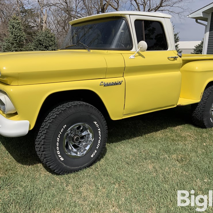 1960 CHEVROLET APACHE
