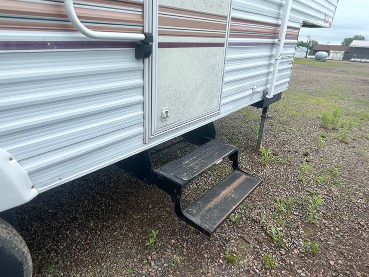 #4931-•-2001-jayco-qwest-27'-fifth-wheel-camper-(has-wi-title)-image-32