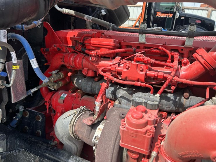 2024-peterbilt-389-image-49