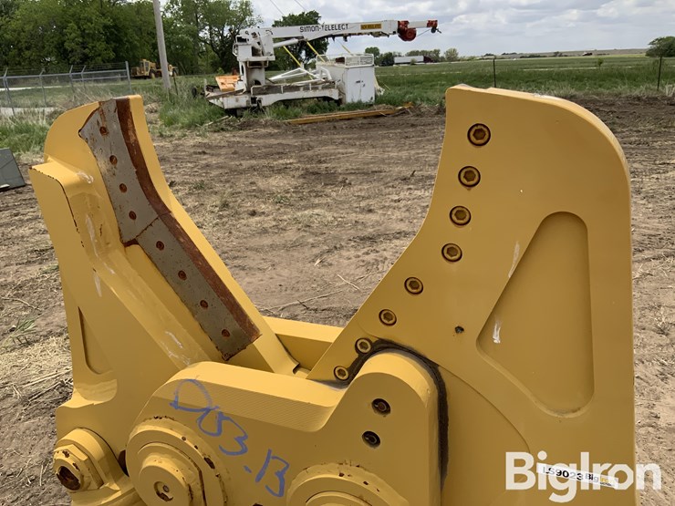 2023-caterpillar-307-image-15