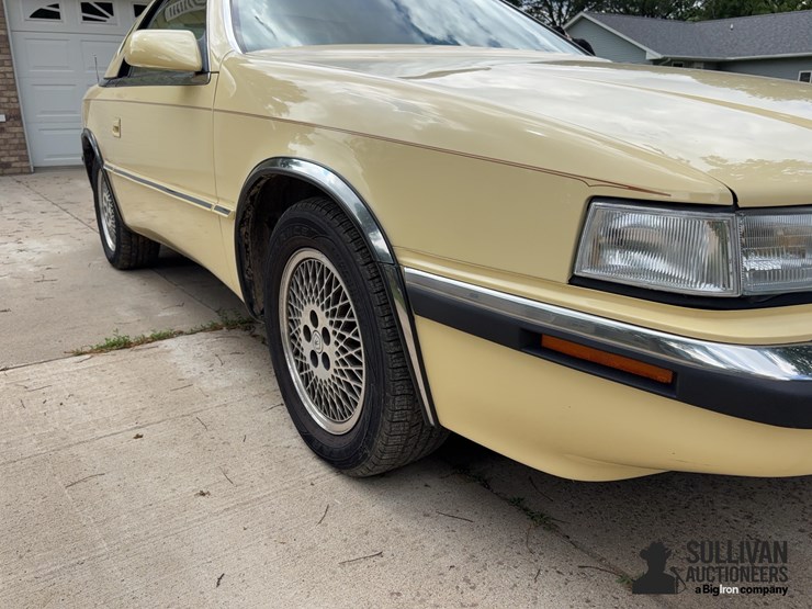 1989-maserati-convertible-coupe-collector-car-image-13