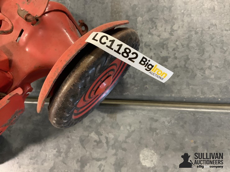 antique-toy-tractor-image-9