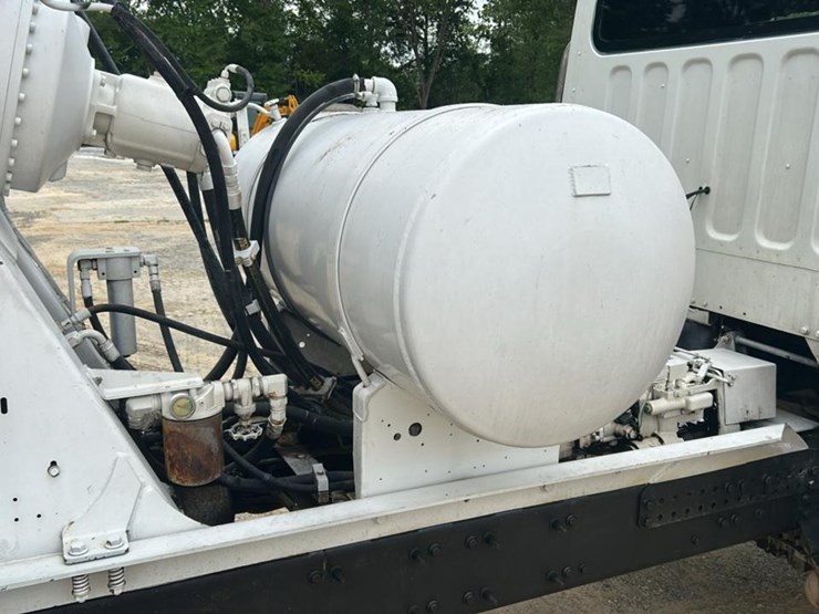 #152-•-2015-freightliner-concrete-mixing-truck-image-22