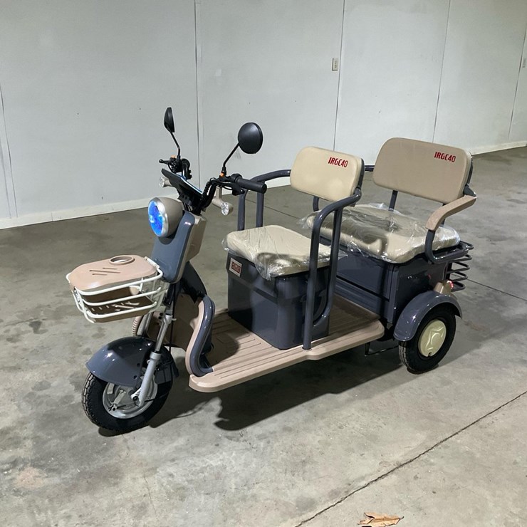 #1295 • IRGC40 Mini Golf Cart* - Middlefield, OH