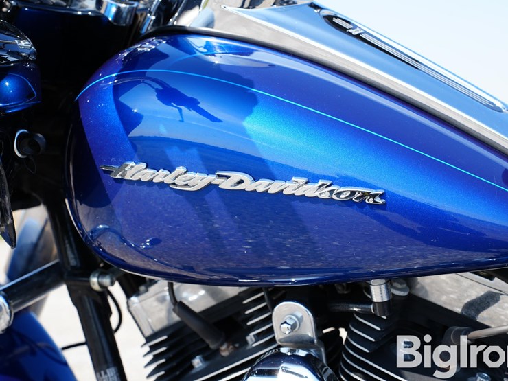 run-#11---2015-harley-davidson-road-glide-motorcycle-image-15