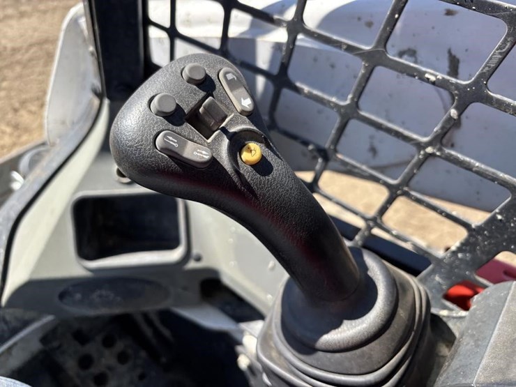 2019-bobcat-t770-image-25