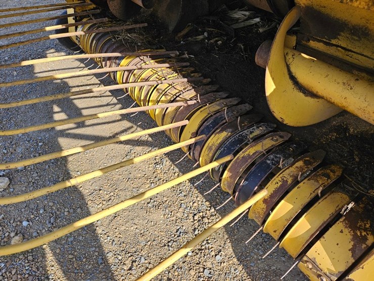 new-holland-590-image-14