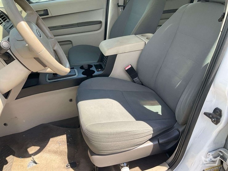 2009-ford-escape-image-12