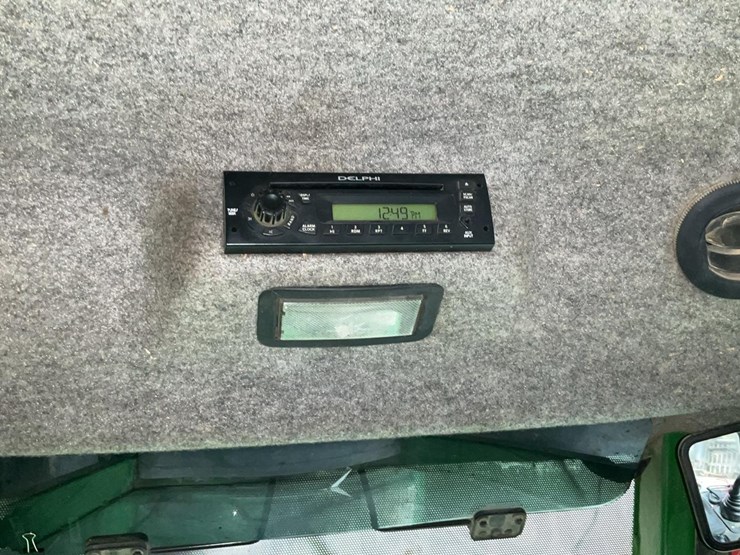 2015-deere-848h-image-54
