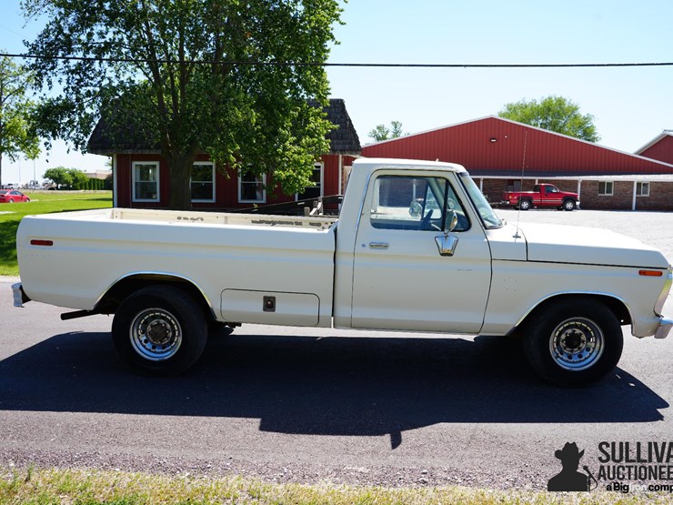 1975-ford-f250-image-4