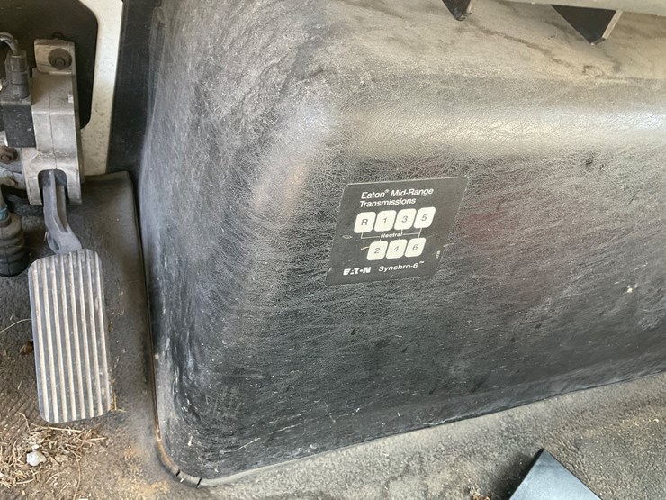 2002-international-durastar-4300-image-22