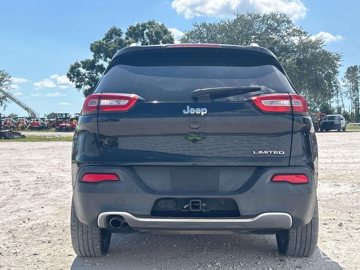 2015-jeep-cherokee-image-27