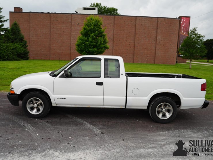 2001-chevrolet-s10-image-8