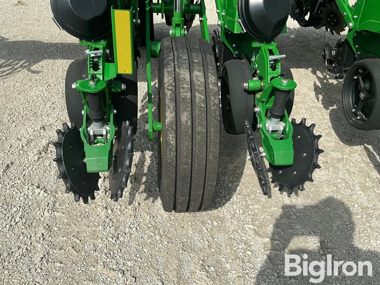 2022-john-deere-1775nt-image-10