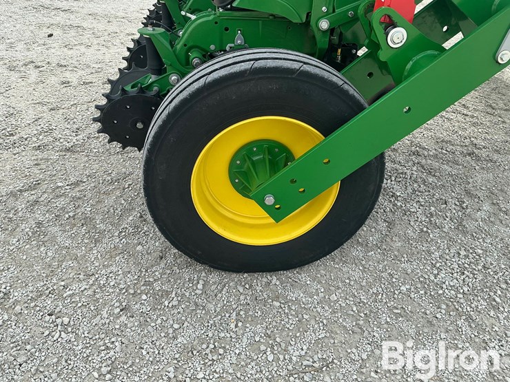 2022-john-deere-1775nt-image-17