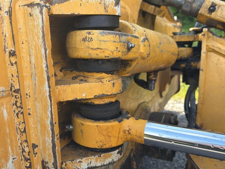 2012-john-deere-450-image-23