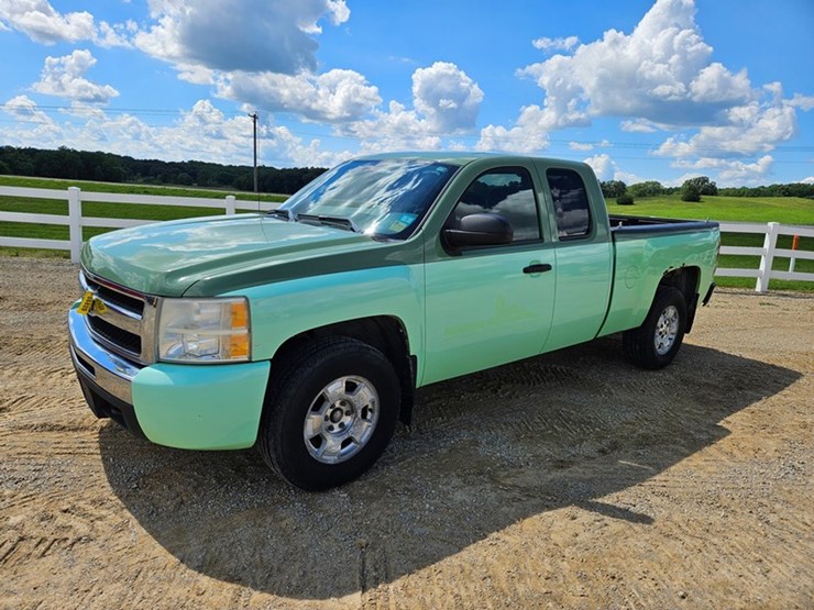 2010-chevrolet-2500-image-1