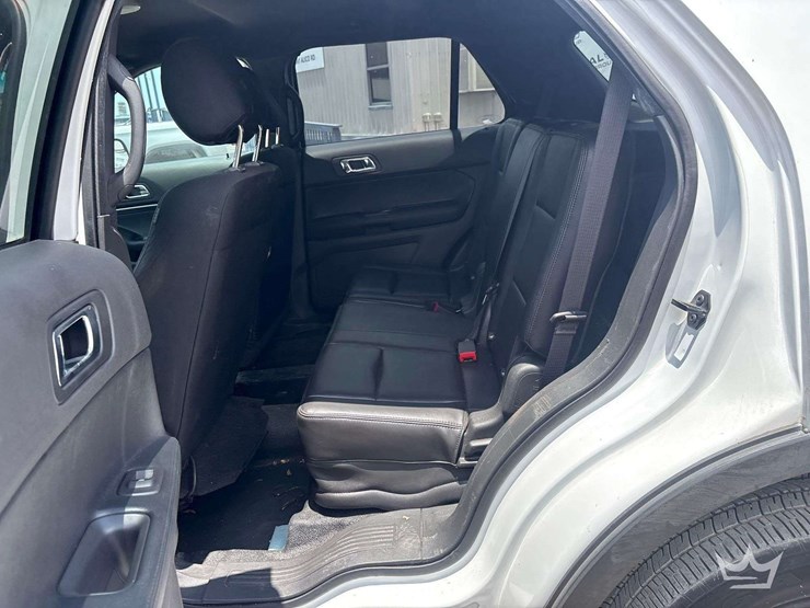 2013-ford-explorer-image-19