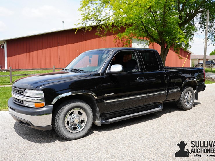 2001-chevrolet-silverado-1500-image-1