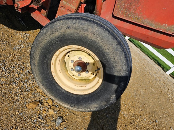 new-holland-1431-image-25