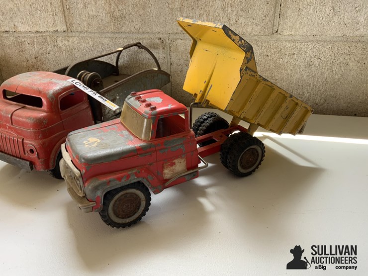 hubley-&-structo-toy-trucks-image-6
