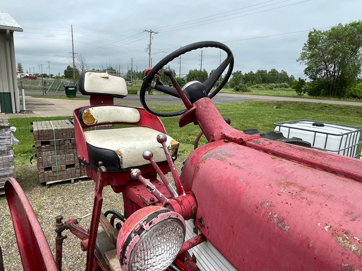 #4905-•-farmall-560-diesel-tractor-image-39