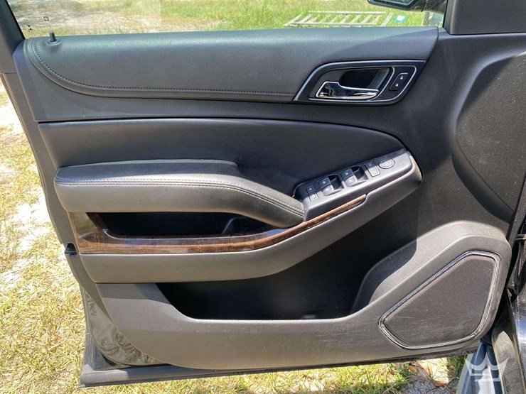 2018-chevrolet-tahoe-image-11
