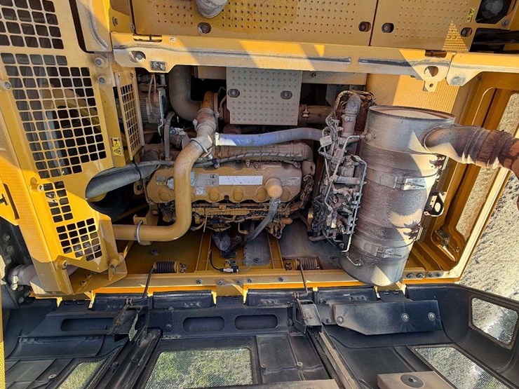 2014-caterpillar-336e-image-12