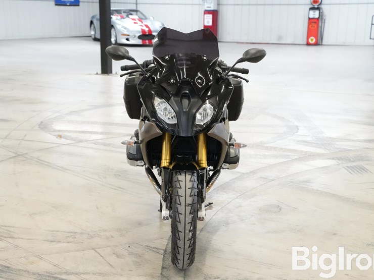 run-#12---2018-bmw-r1200-rs-sport-touring-motorcycle-image-2