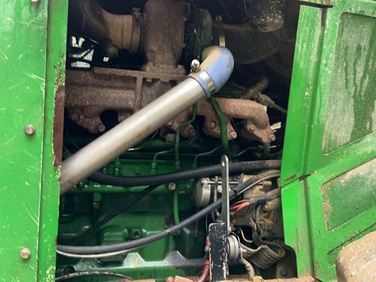 2015-deere-848h-image-10
