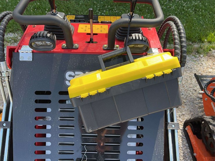 sl380-tracked-skid-steer-loader,-23hp-image-13