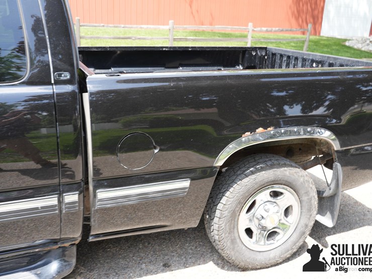 2001-chevrolet-silverado-1500-image-18