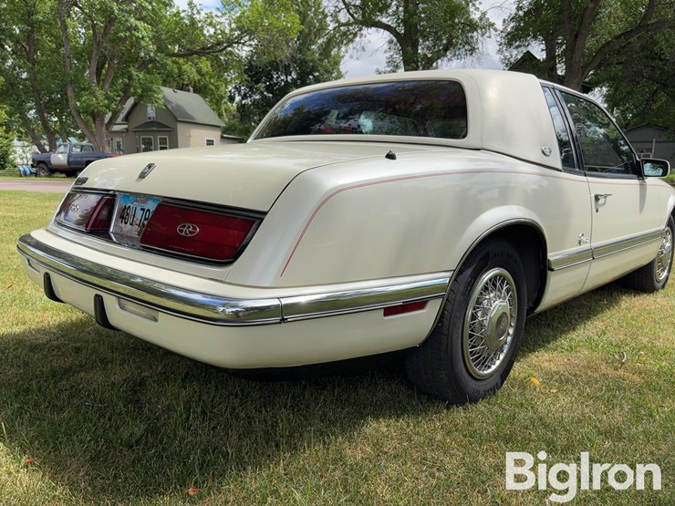 1991-buick-riviera-car-image-15