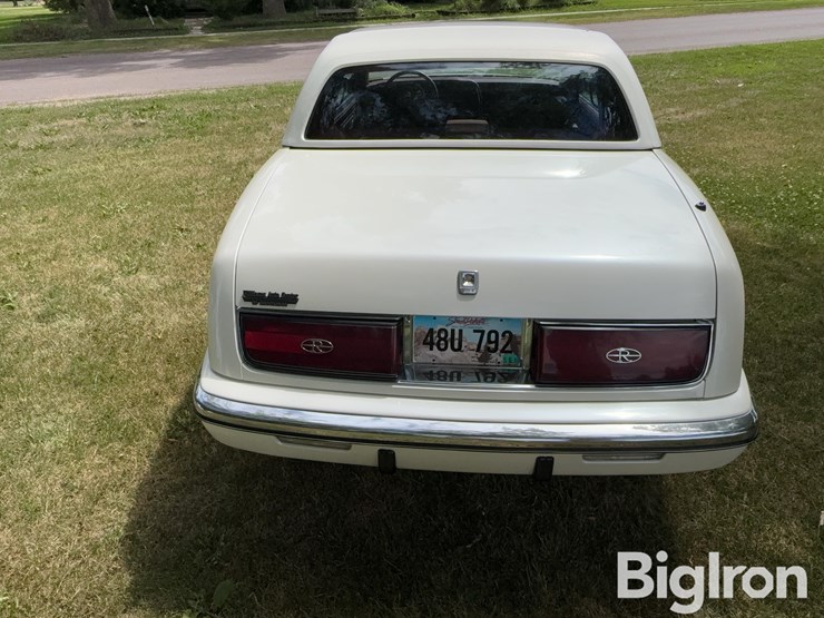 1991-buick-riviera-car-image-17