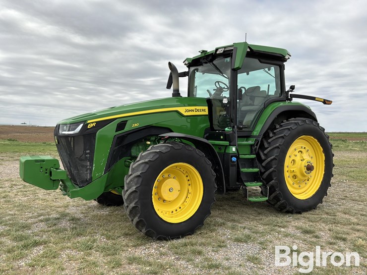 2023-john-deere-8r-230-image-1