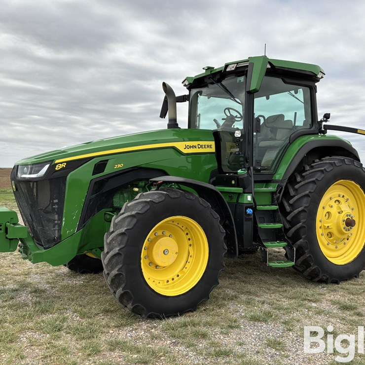 2023 JOHN DEERE 8R 230