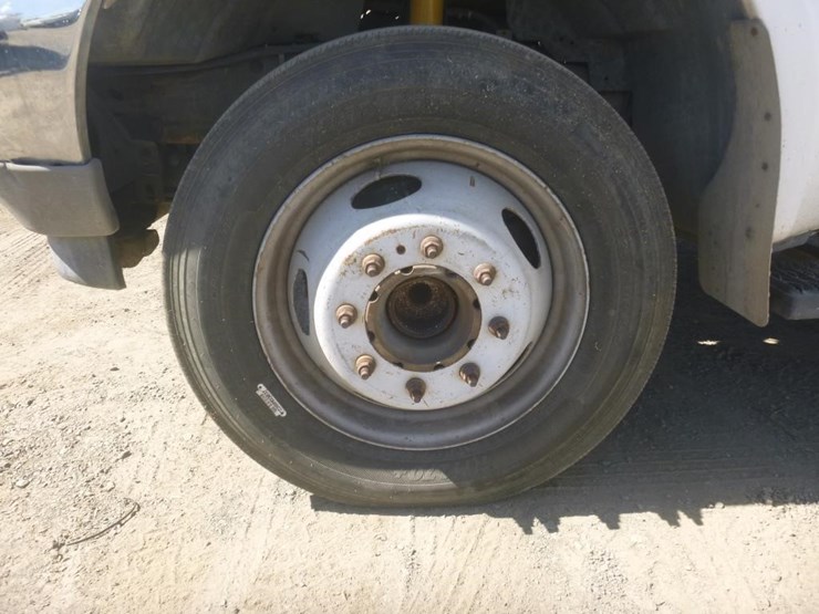 2002-ford-f550-image-26