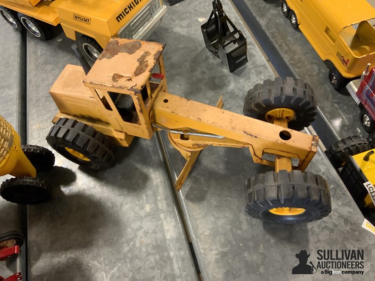 nylint-crane-&-road-grader-image-4