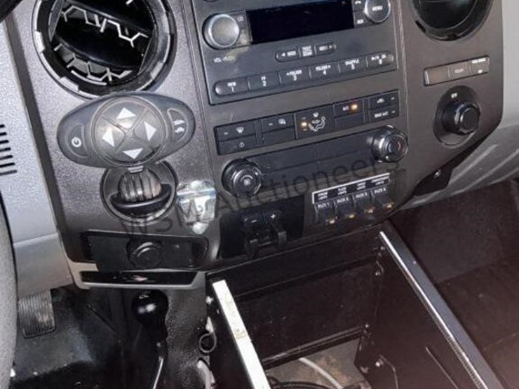 2016-ford-f550-image-25