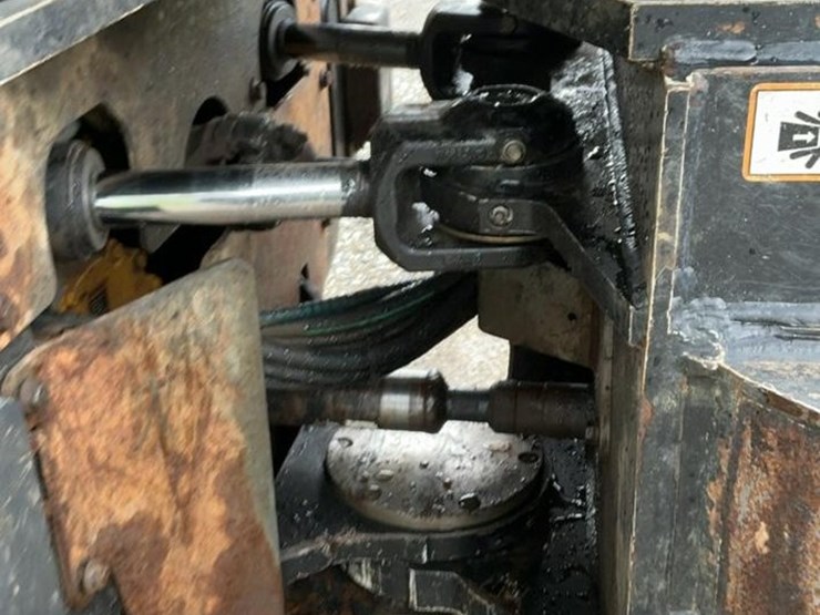 2007-deere-540g-iii-image-35
