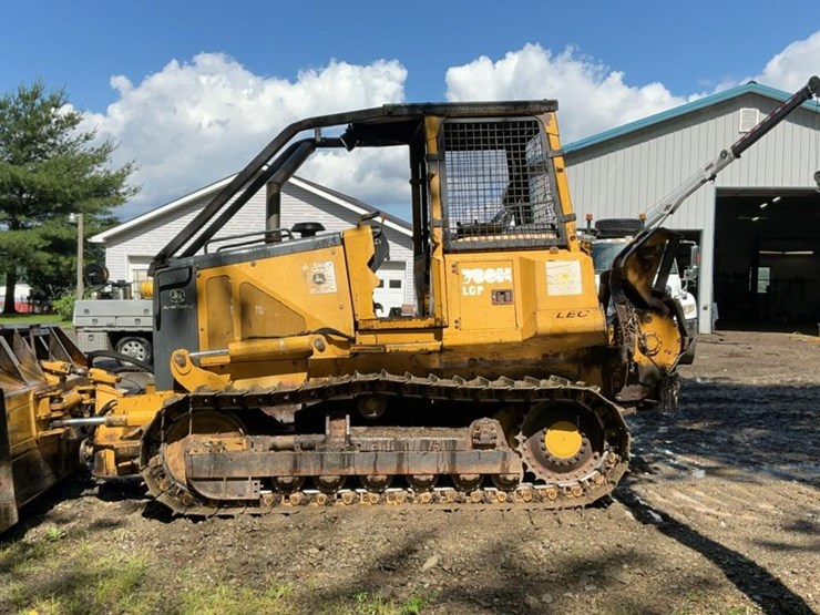 2004-deere-700h-lgp-image-2